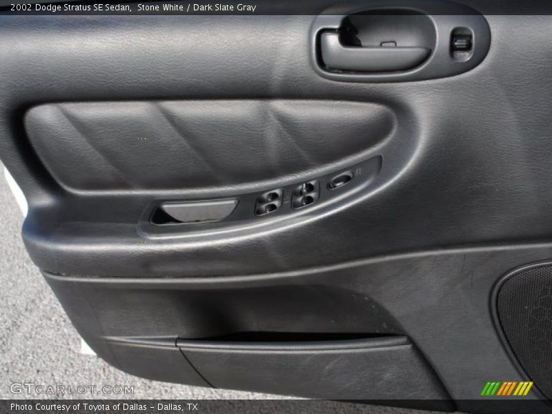 Door Panel of 2002 Stratus SE Sedan