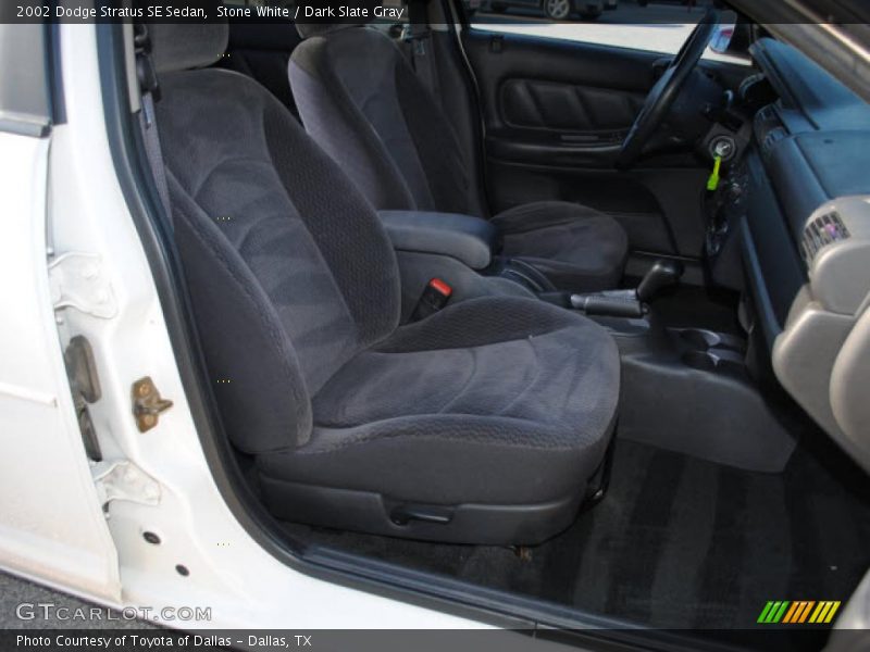 Stone White / Dark Slate Gray 2002 Dodge Stratus SE Sedan