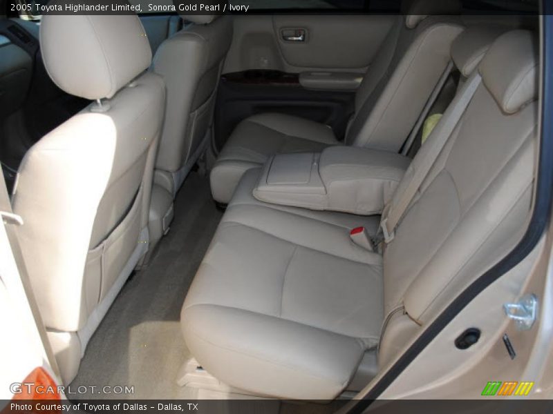Sonora Gold Pearl / Ivory 2005 Toyota Highlander Limited