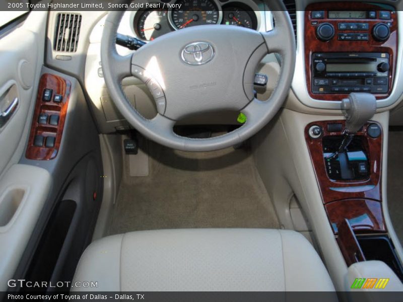 Sonora Gold Pearl / Ivory 2005 Toyota Highlander Limited