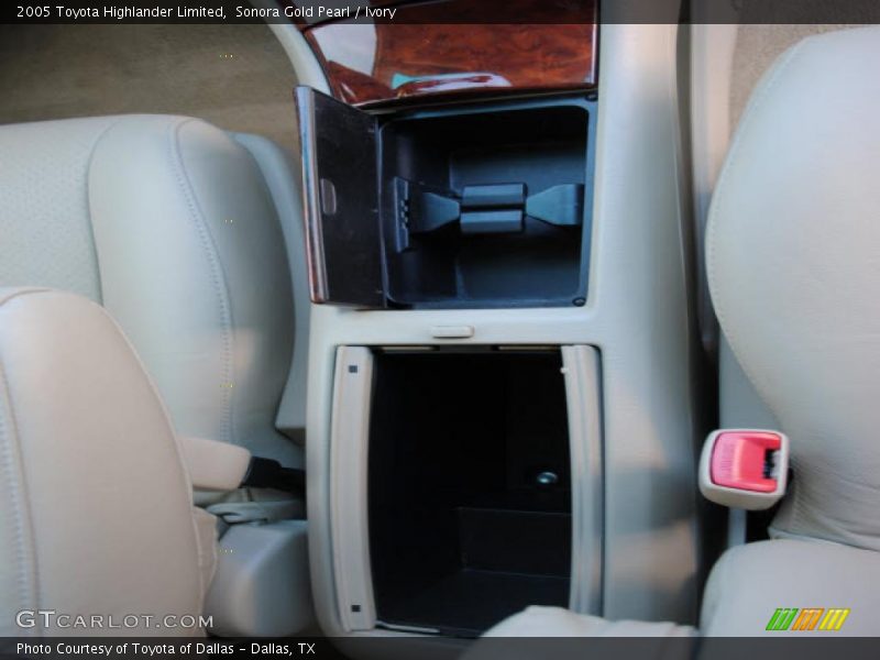 Sonora Gold Pearl / Ivory 2005 Toyota Highlander Limited