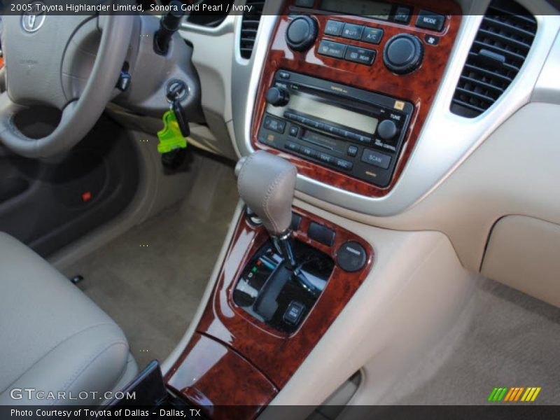 Sonora Gold Pearl / Ivory 2005 Toyota Highlander Limited