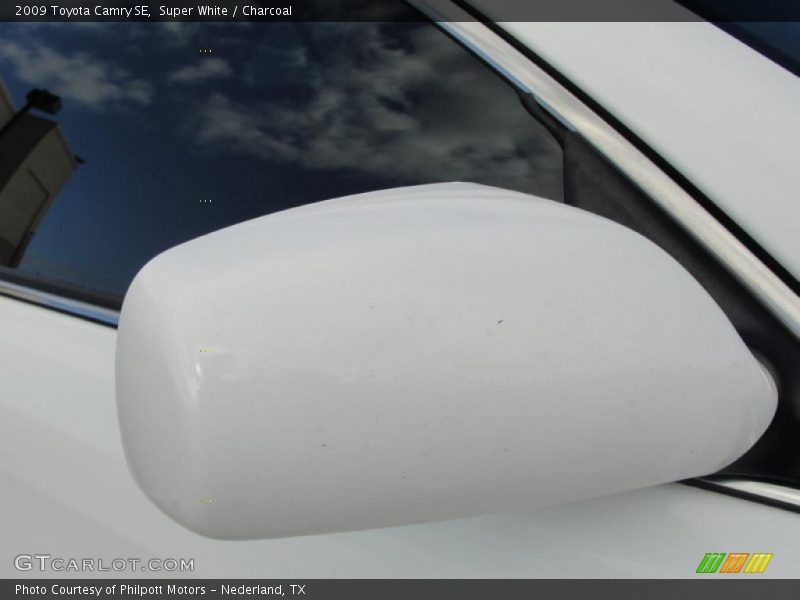 Super White / Charcoal 2009 Toyota Camry SE
