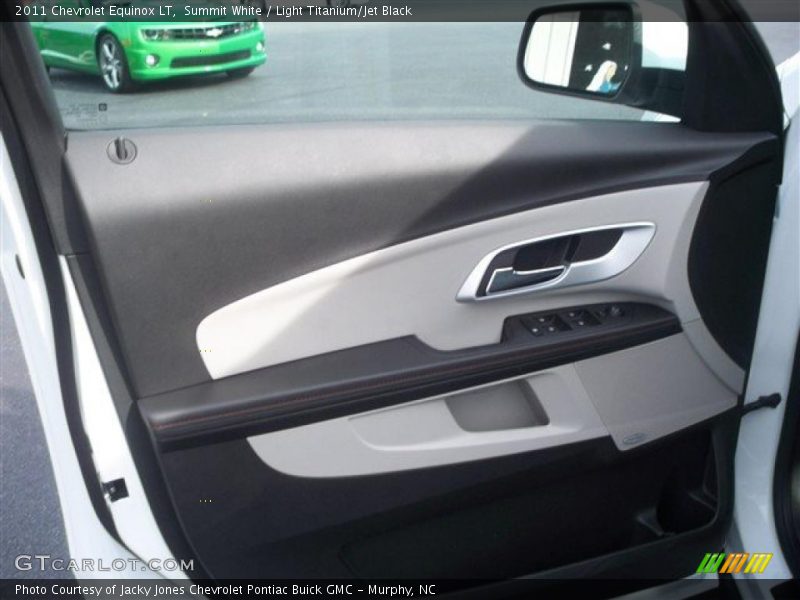 Summit White / Light Titanium/Jet Black 2011 Chevrolet Equinox LT