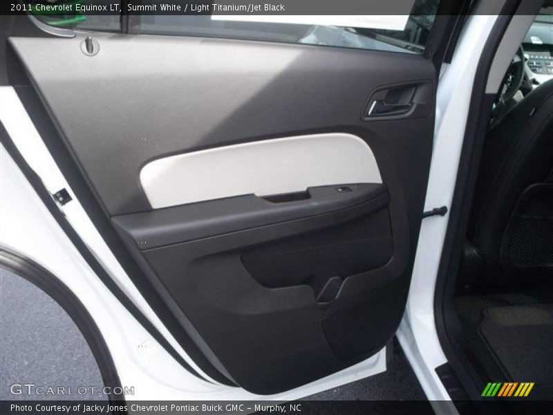 Summit White / Light Titanium/Jet Black 2011 Chevrolet Equinox LT