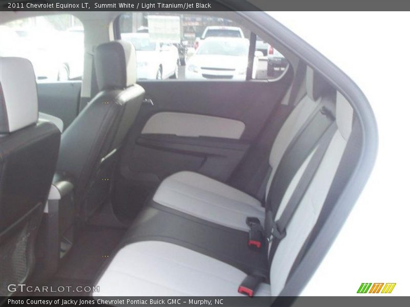 Summit White / Light Titanium/Jet Black 2011 Chevrolet Equinox LT