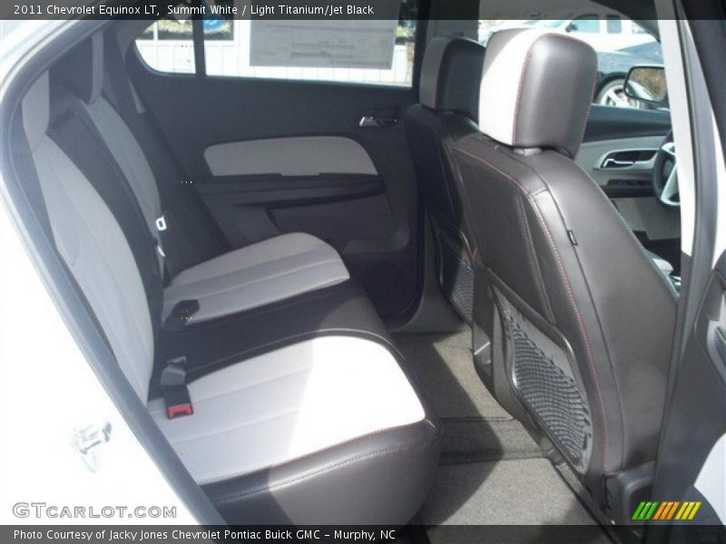 Summit White / Light Titanium/Jet Black 2011 Chevrolet Equinox LT