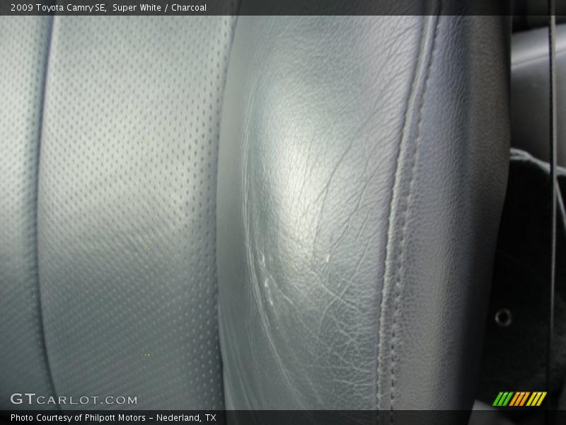 Super White / Charcoal 2009 Toyota Camry SE