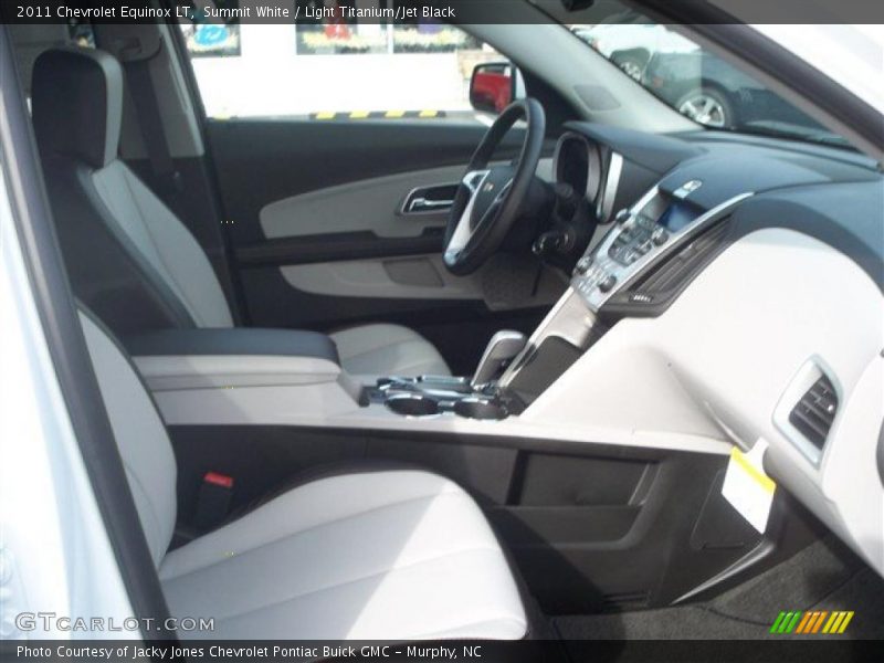Summit White / Light Titanium/Jet Black 2011 Chevrolet Equinox LT