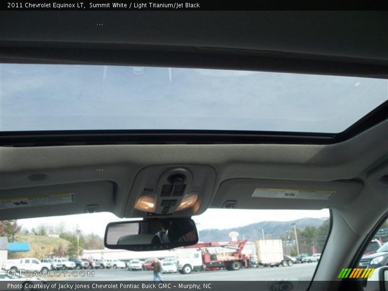 Summit White / Light Titanium/Jet Black 2011 Chevrolet Equinox LT