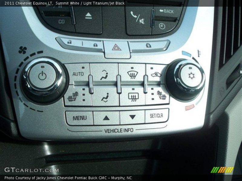 Summit White / Light Titanium/Jet Black 2011 Chevrolet Equinox LT