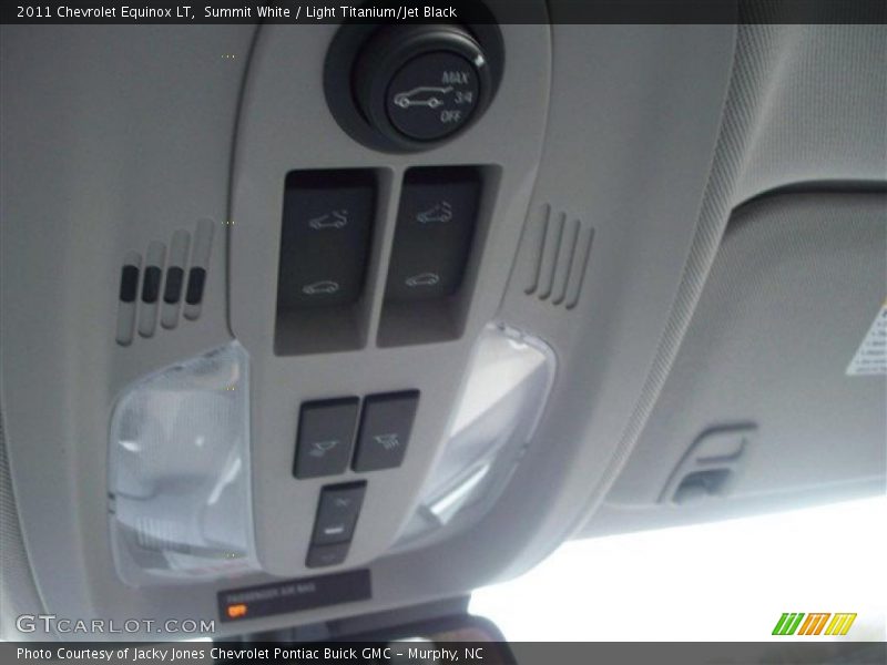 Summit White / Light Titanium/Jet Black 2011 Chevrolet Equinox LT