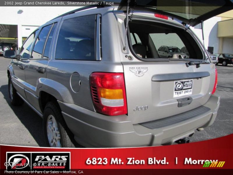 Silverstone Metallic / Taupe 2002 Jeep Grand Cherokee Laredo