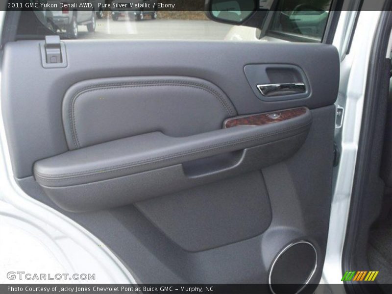 Door Panel of 2011 Yukon Denali AWD