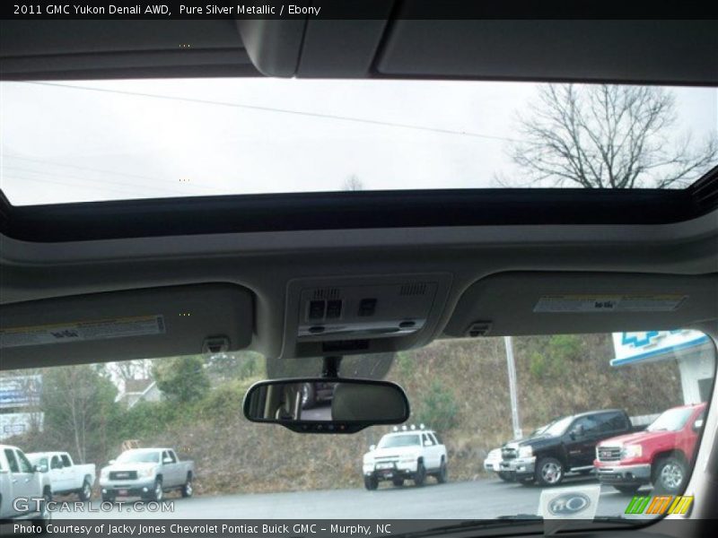 Sunroof of 2011 Yukon Denali AWD