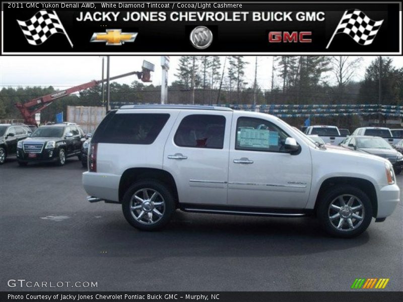 White Diamond Tintcoat / Cocoa/Light Cashmere 2011 GMC Yukon Denali AWD