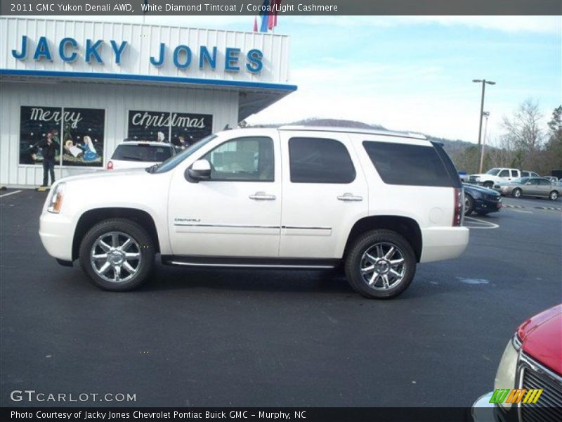 White Diamond Tintcoat / Cocoa/Light Cashmere 2011 GMC Yukon Denali AWD