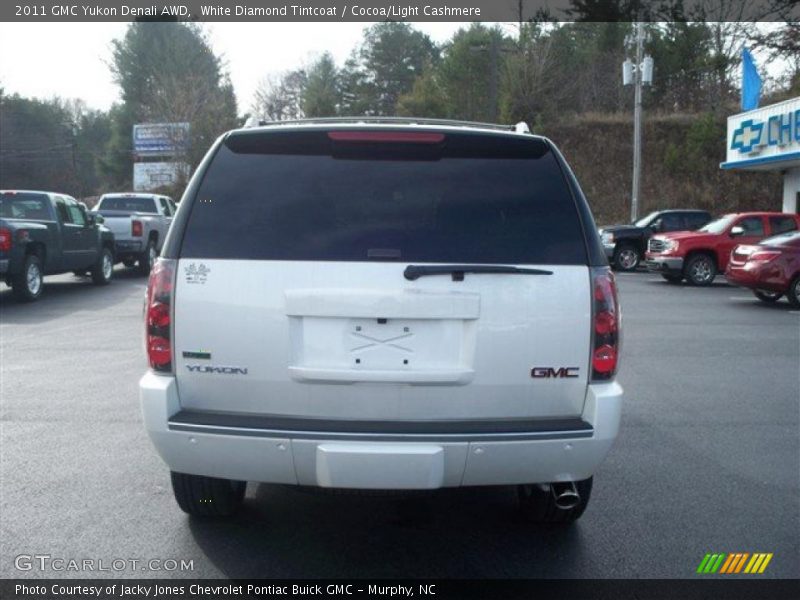 White Diamond Tintcoat / Cocoa/Light Cashmere 2011 GMC Yukon Denali AWD