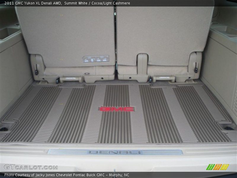  2011 Yukon XL Denali AWD Trunk