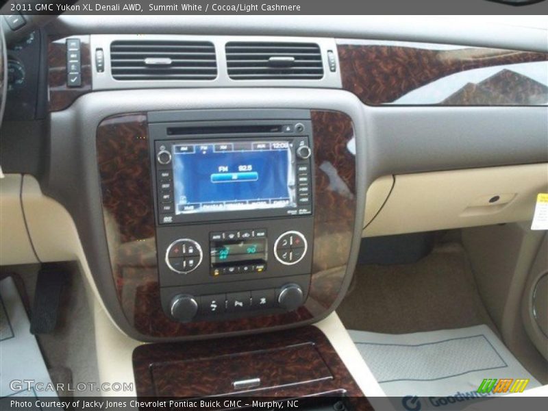 Controls of 2011 Yukon XL Denali AWD