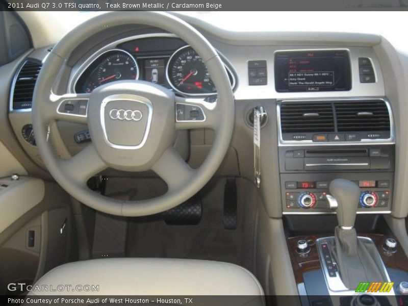 Dashboard of 2011 Q7 3.0 TFSI quattro