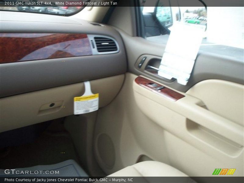 White Diamond Tintcoat / Light Tan 2011 GMC Yukon SLT 4x4