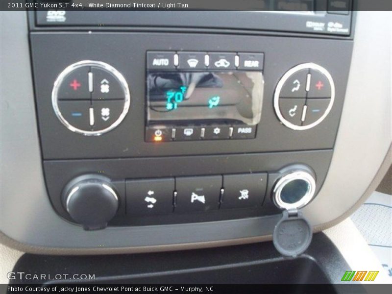 White Diamond Tintcoat / Light Tan 2011 GMC Yukon SLT 4x4