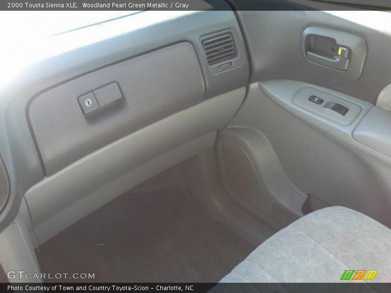 Woodland Pearl Green Metallic / Gray 2000 Toyota Sienna XLE