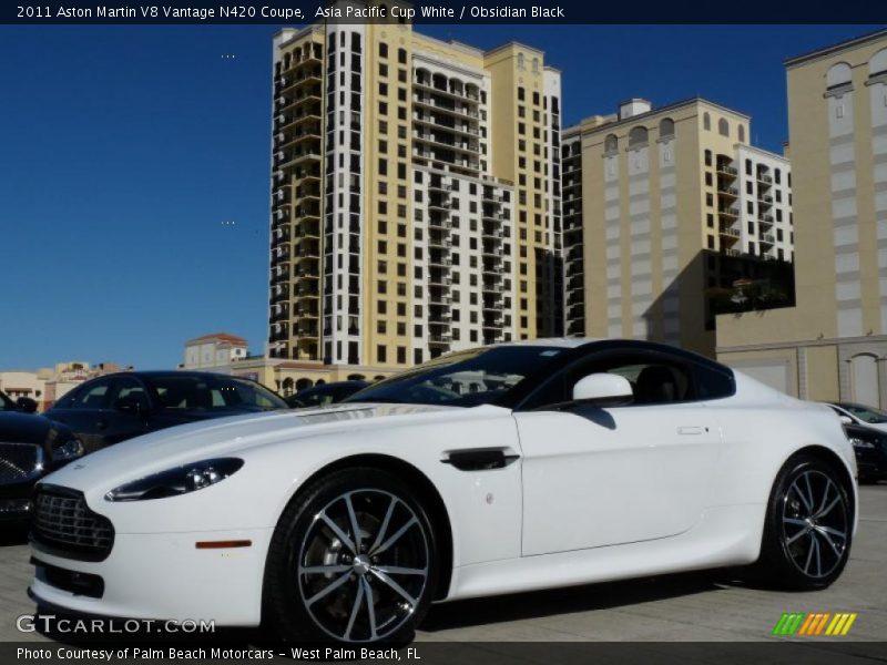 Front 3/4 View of 2011 V8 Vantage N420 Coupe