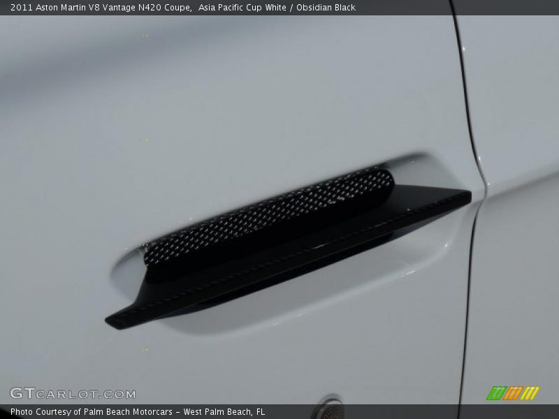 Asia Pacific Cup White / Obsidian Black 2011 Aston Martin V8 Vantage N420 Coupe