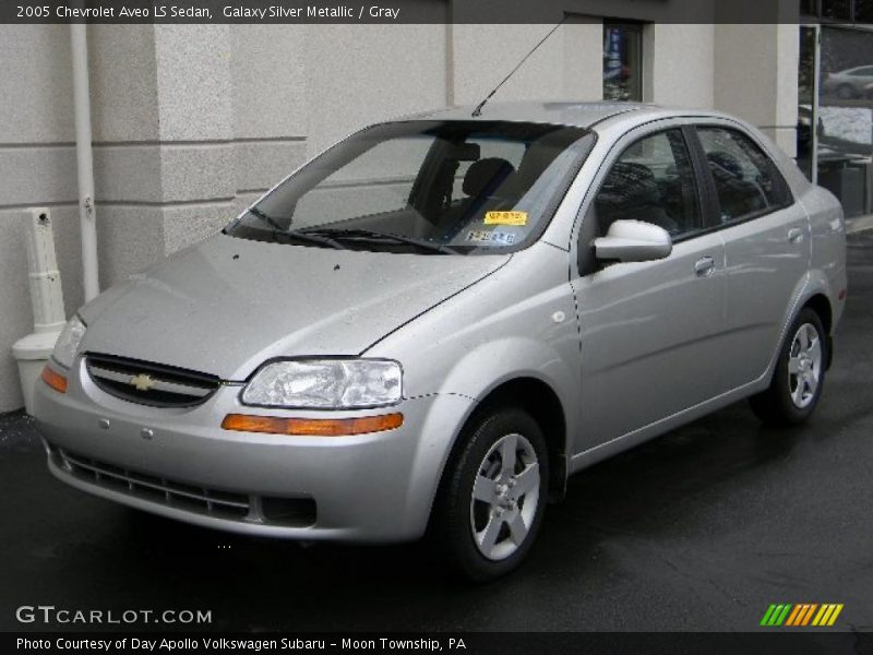 Front 3/4 View of 2005 Aveo LS Sedan
