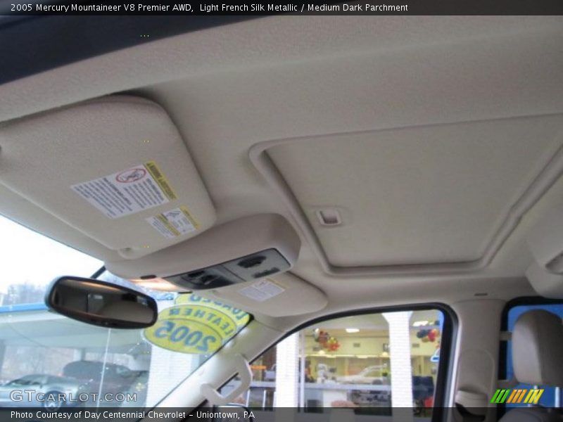 Light French Silk Metallic / Medium Dark Parchment 2005 Mercury Mountaineer V8 Premier AWD