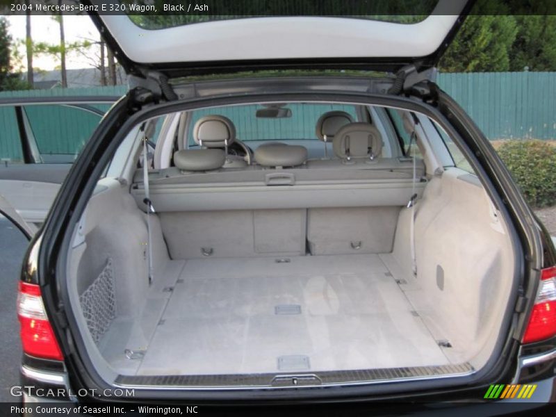  2004 E 320 Wagon Trunk