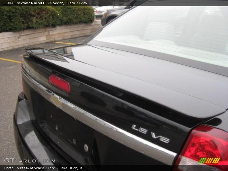 Black / Gray 2004 Chevrolet Malibu LS V6 Sedan