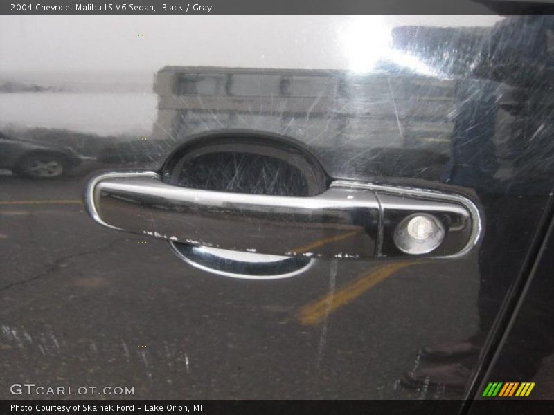 Black / Gray 2004 Chevrolet Malibu LS V6 Sedan