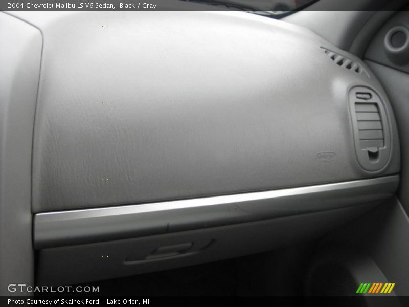 Black / Gray 2004 Chevrolet Malibu LS V6 Sedan