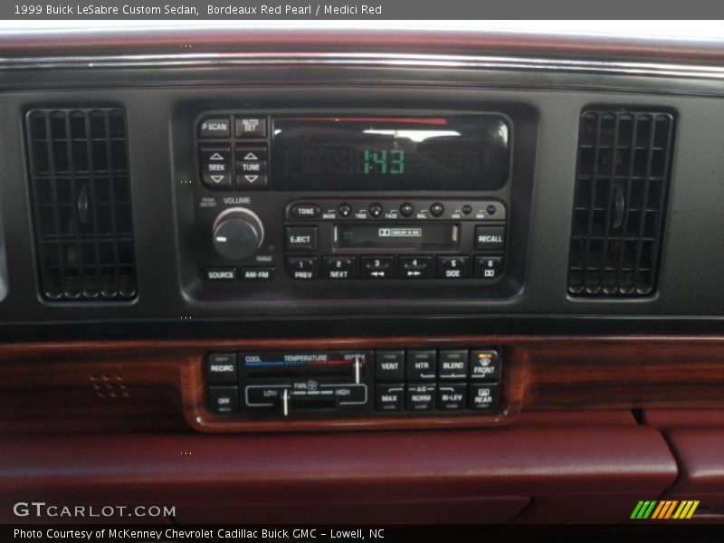 Controls of 1999 LeSabre Custom Sedan