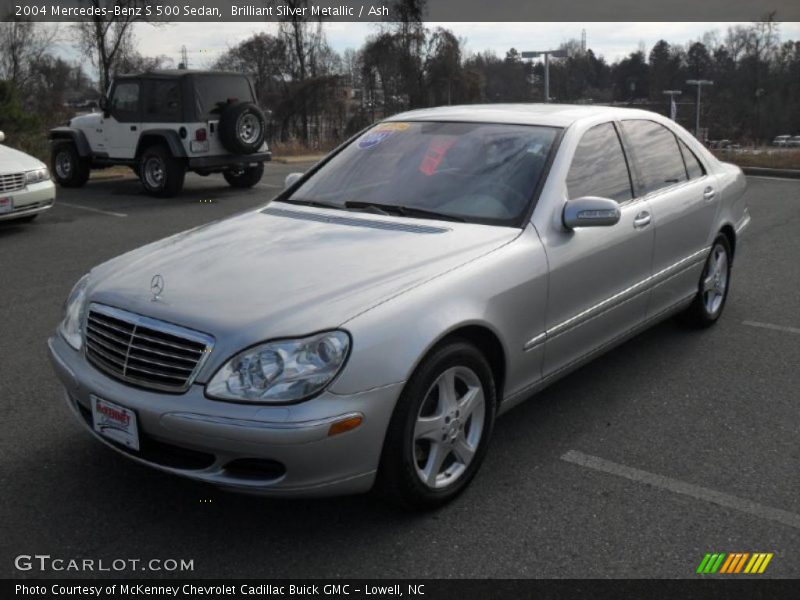 Front 3/4 View of 2004 S 500 Sedan