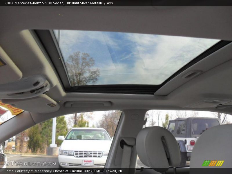 Sunroof of 2004 S 500 Sedan