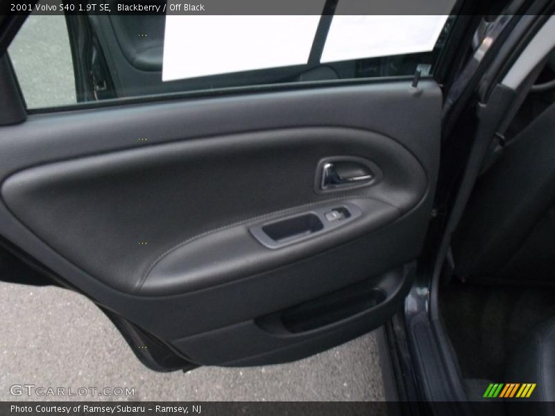Blackberry / Off Black 2001 Volvo S40 1.9T SE
