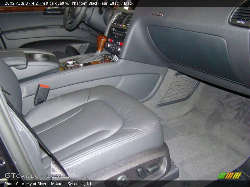Phantom Black Pearl Effect / Black 2009 Audi Q7 4.2 Prestige quattro