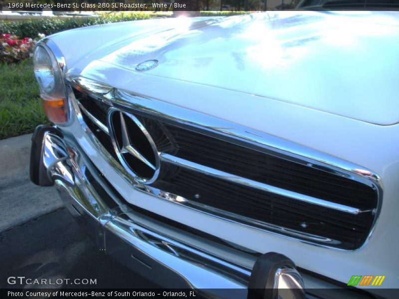 White / Blue 1969 Mercedes-Benz SL Class 280 SL Roadster