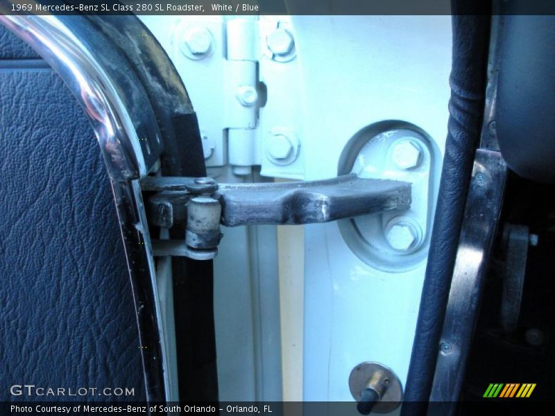 White / Blue 1969 Mercedes-Benz SL Class 280 SL Roadster