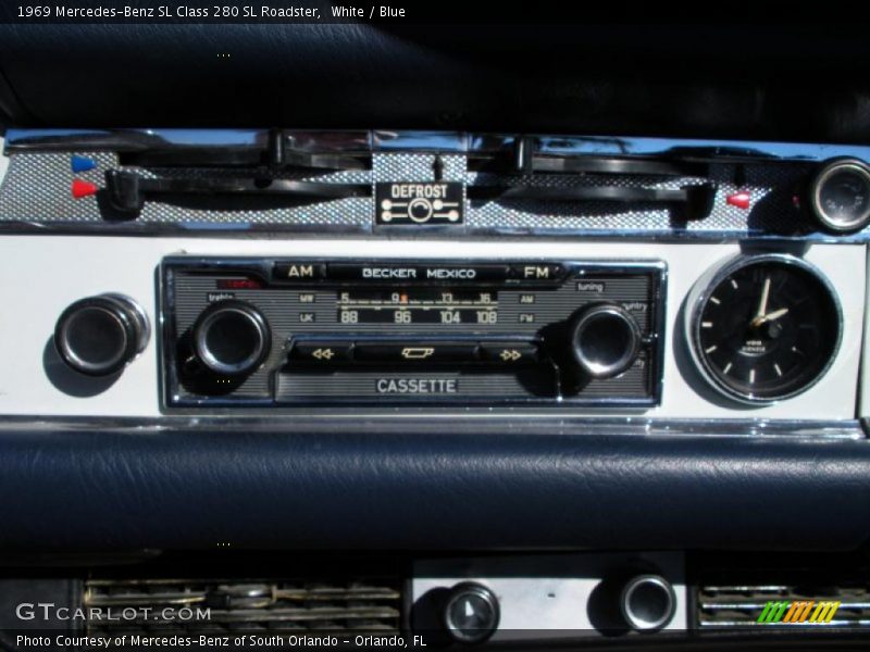 Controls of 1969 SL Class 280 SL Roadster