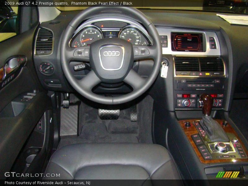 Phantom Black Pearl Effect / Black 2009 Audi Q7 4.2 Prestige quattro