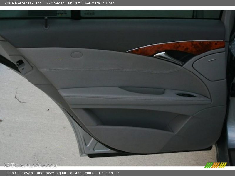 Door Panel of 2004 E 320 Sedan
