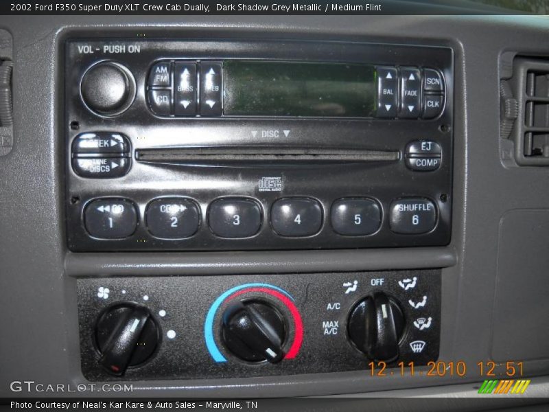 Controls of 2002 F350 Super Duty XLT Crew Cab Dually