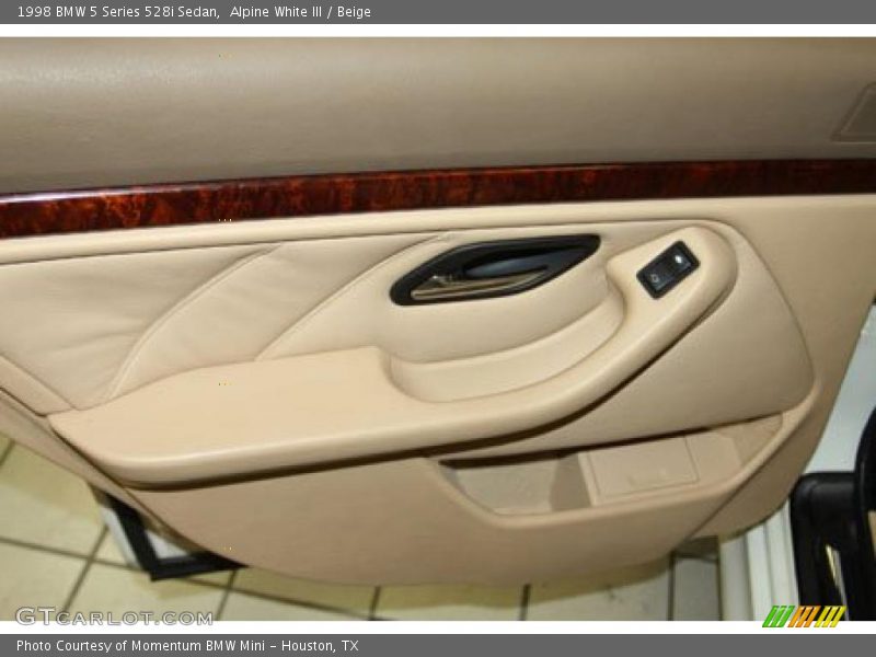 Alpine White III / Beige 1998 BMW 5 Series 528i Sedan