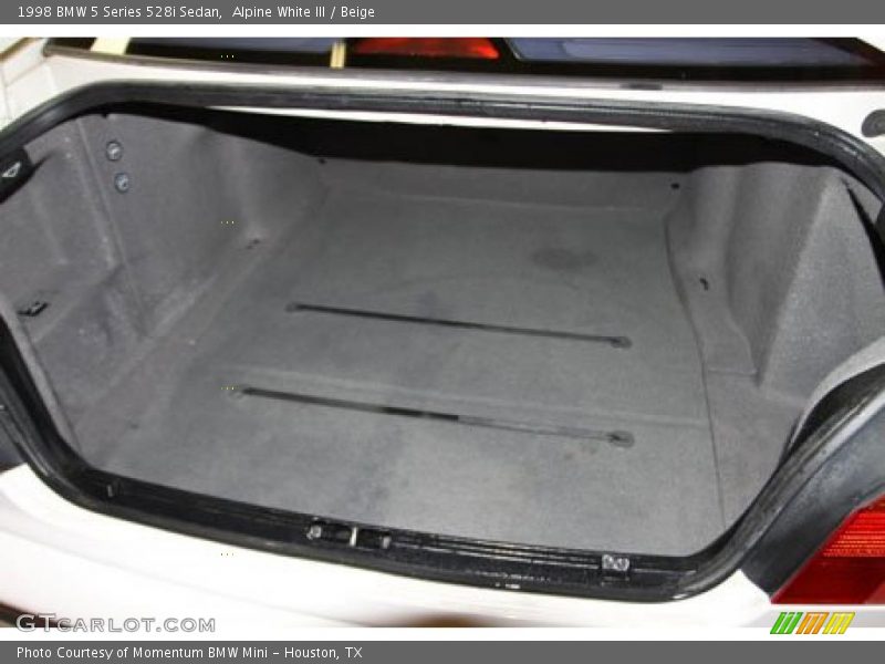  1998 5 Series 528i Sedan Trunk
