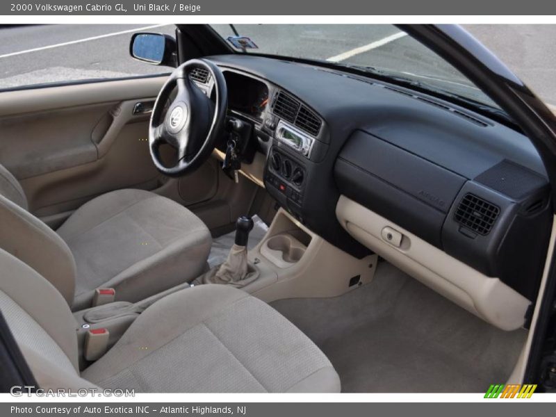 Dashboard of 2000 Cabrio GL